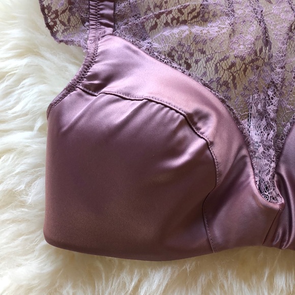 NWT Victoria’s Secret lavender high neck lace bra! - Picture 2 of 3